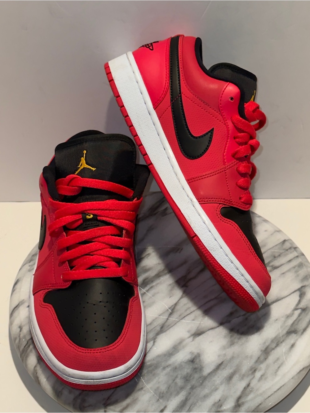 Nike Women's Air Jordan 1 Low Siren Red Black White DC0774-600 Size 10